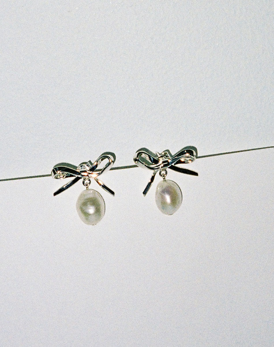 Bow Pearl Studs | 23k Gold Plated