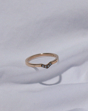 Arrow Band | 18ct Yellow Gold