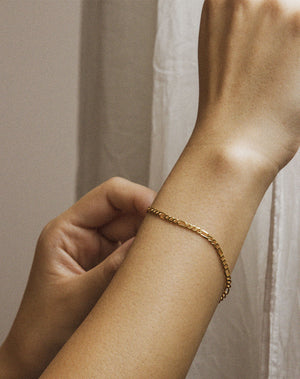 Figaro Fine Chain Bracelet | 9ct Solid Gold